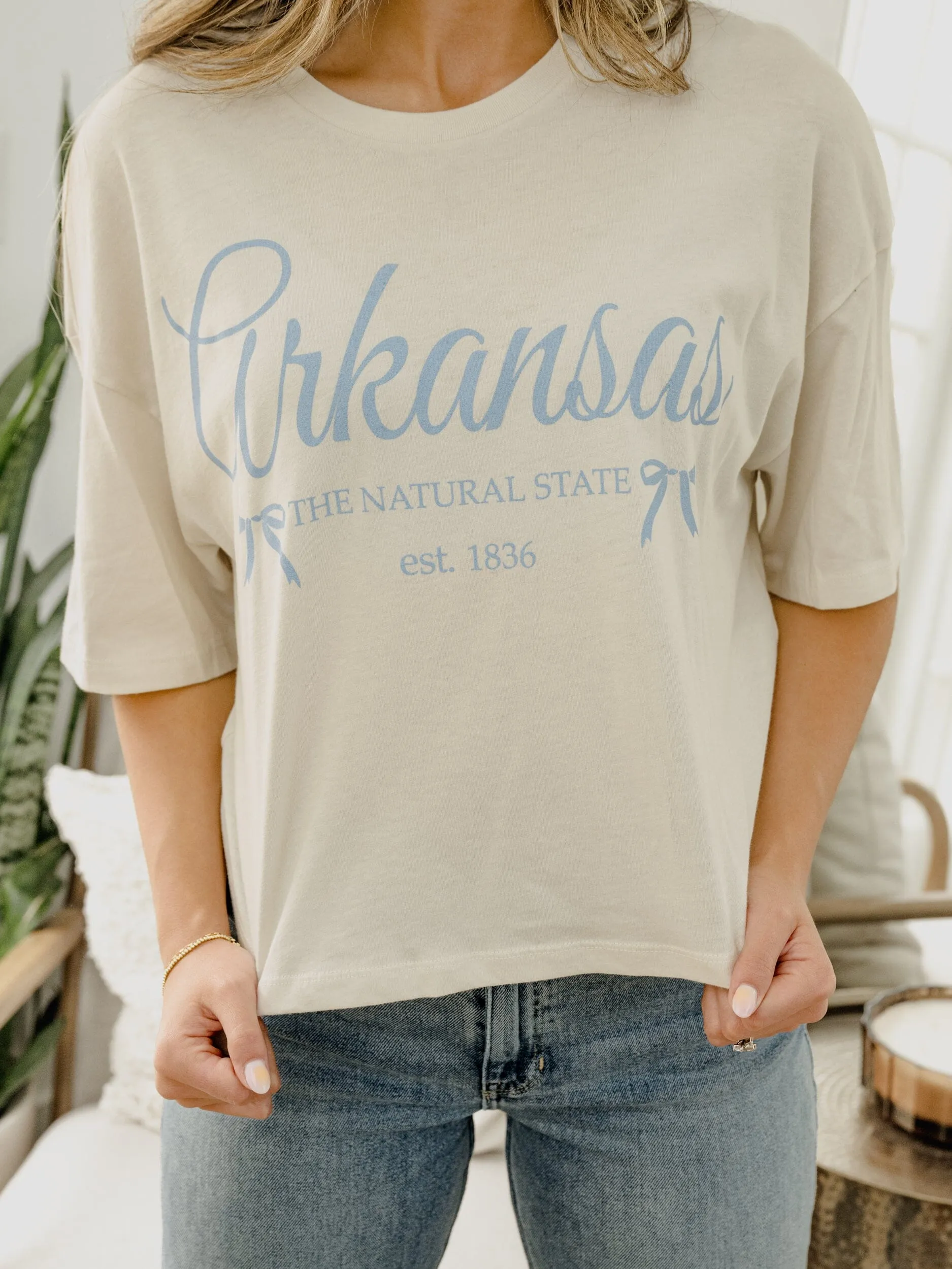 Arkansas Established Bows Off White Cropped Tee