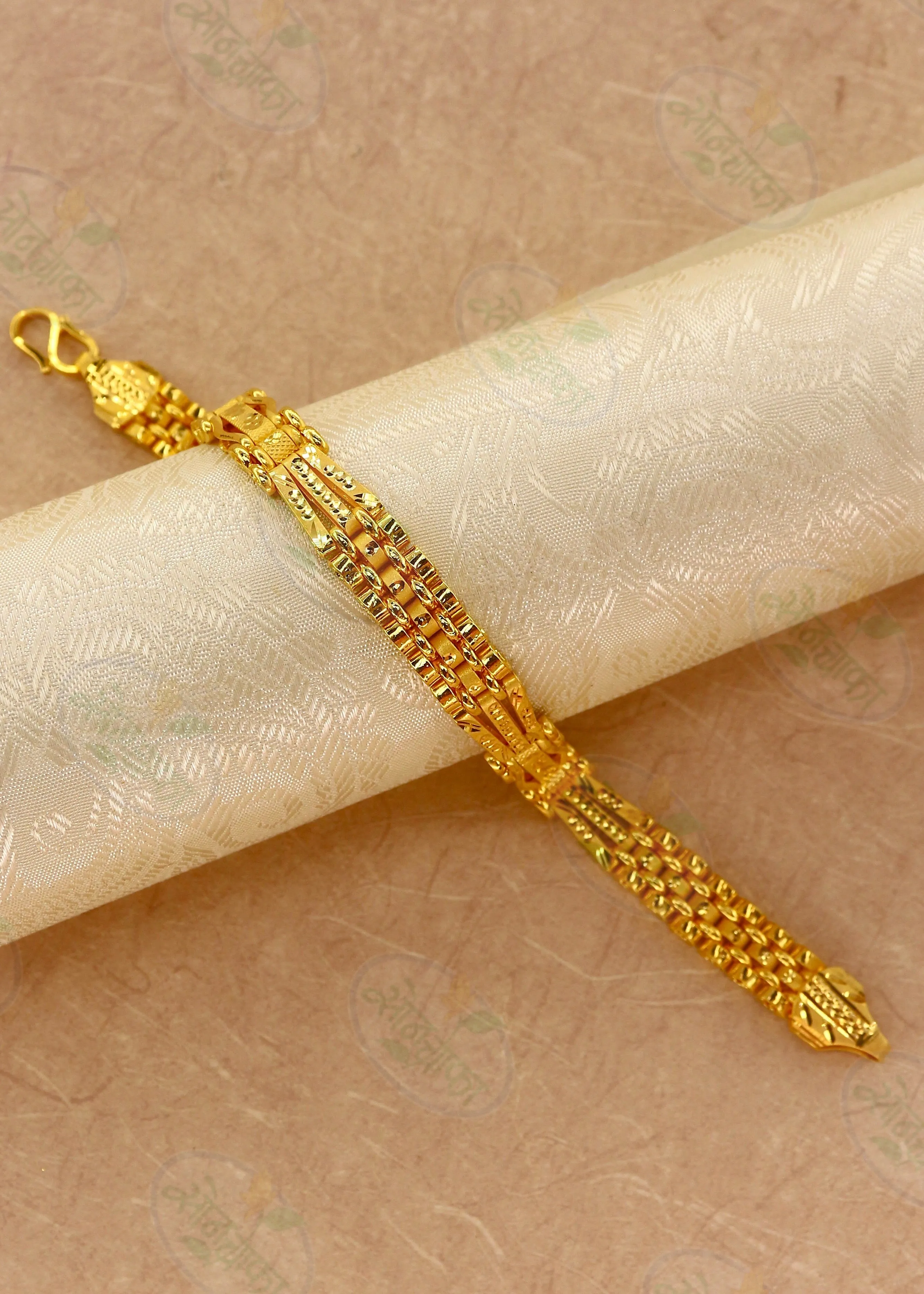 CLASSIC DESIGNER BRACELET